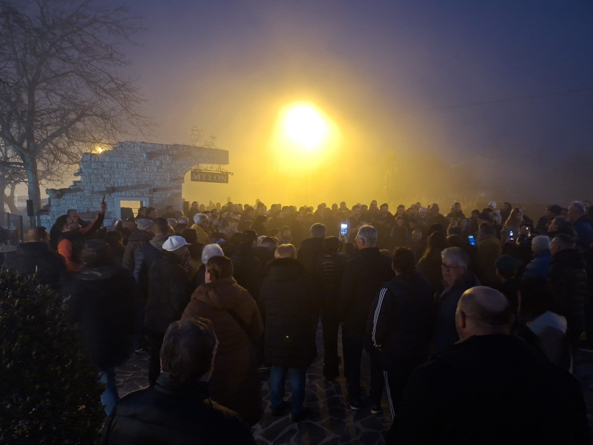Čudo u Petroviji! Preko 200 ljudi dočekalo Emanuela Melona.